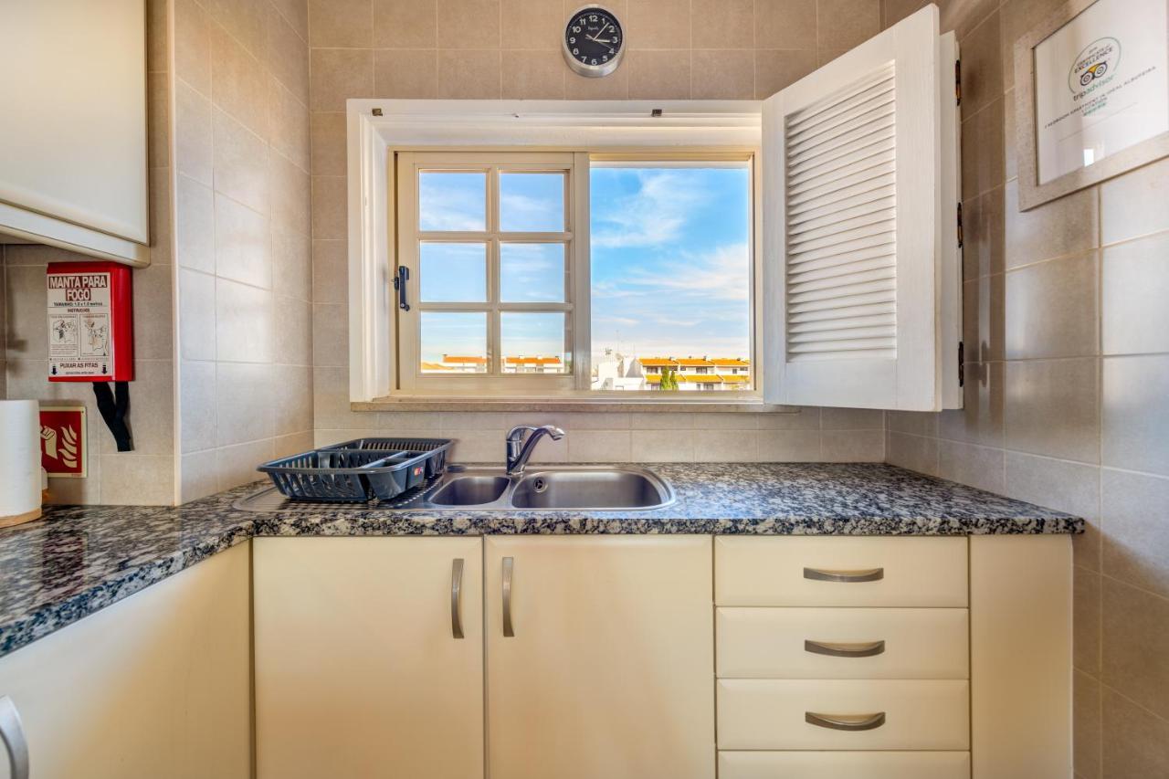 Algarsun - Idealy Situated Holiday Apartment With All Modern Comfort Albufeira Bagian luar foto