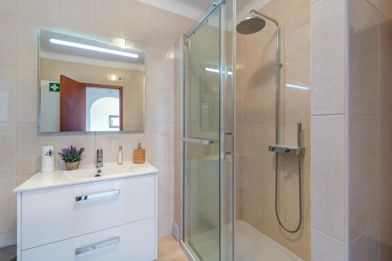 Algarsun - Idealy Situated Holiday Apartment With All Modern Comfort Albufeira Bagian luar foto